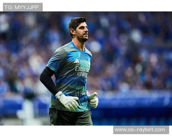 库尔图瓦：守护球门的传奇门将与他的辉煌职业生涯回顾